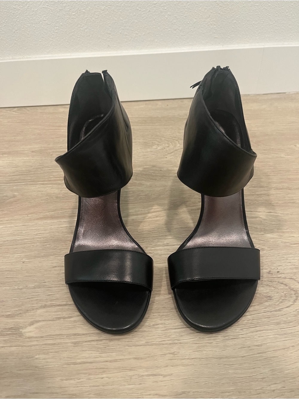 NWT Stuart Weitzman Black Leather Ankle Cuff Heeled Sandals - Size 7.5